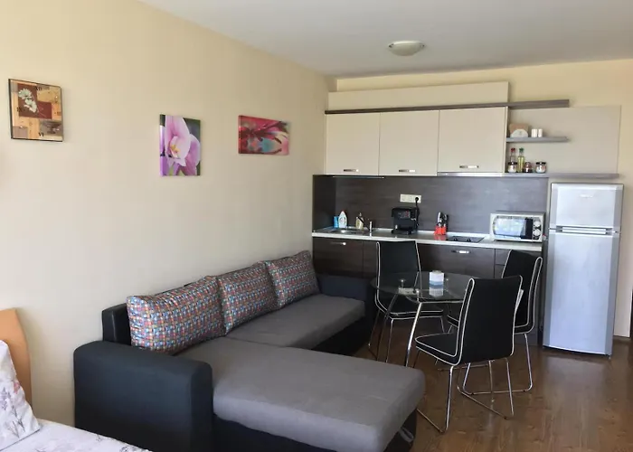 Апартамент Atia